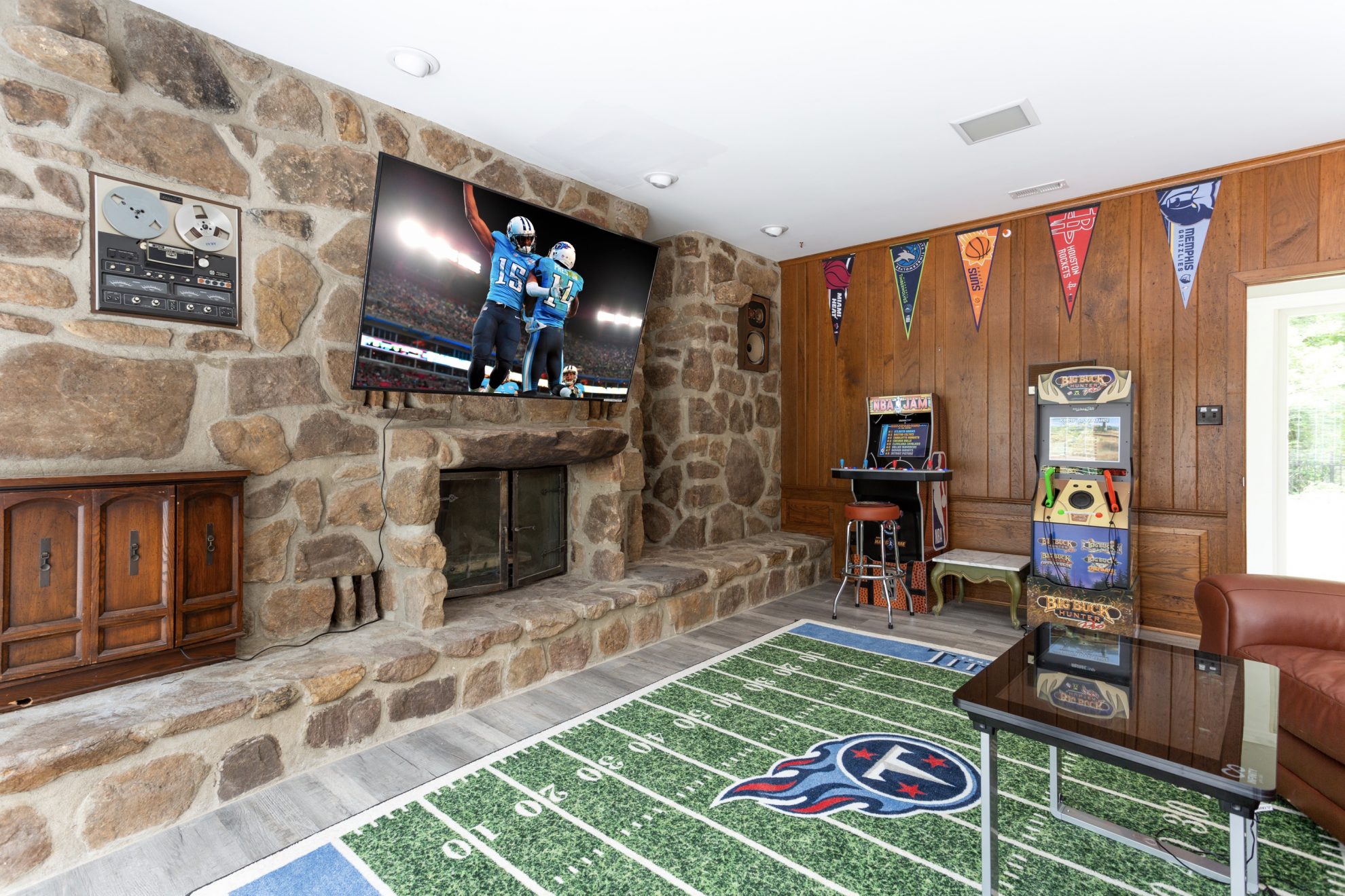 Stadium Game Room – Go Lodge