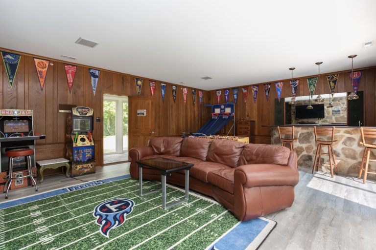 Stadium Game Room – Go Lodge